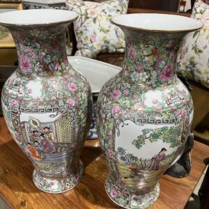 Stunning pair of antique 1920s Chinese Famille Verte vases